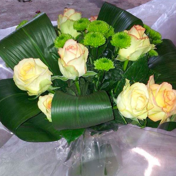 Bouquet de fleurs fraiches par Azur Roses producteur dans le Var