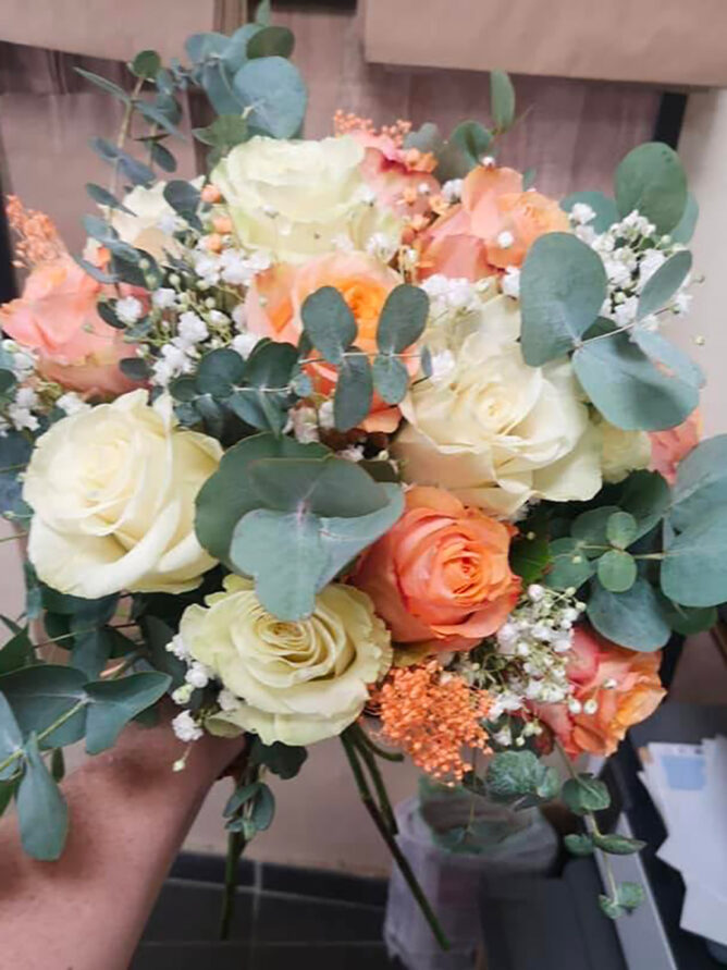 bouquet composé Azur Roses-BO009