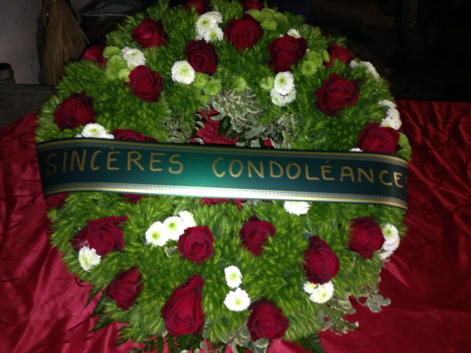 couronne mortuaire de fleurs enterrement par Azur Rose à La Crau Toulon Var