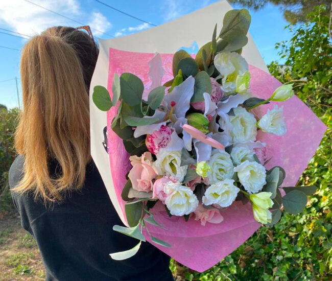 Bouquet de fleur Fête des mères Azur Roses producteur la crau var
