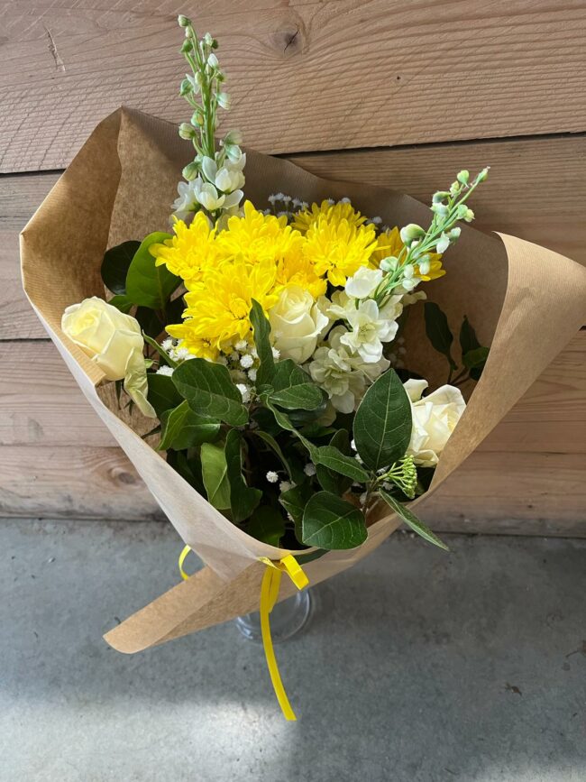 bouquet de fleur fête des grands mères by azur roses producteur var