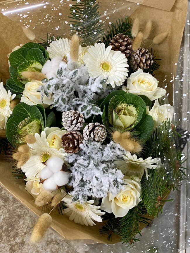 Bouquet de fleurs Noel by Azur Roses Producteur dans le var-1 Bouquet de fleurs Noel by Azur Roses Producteur dans le var