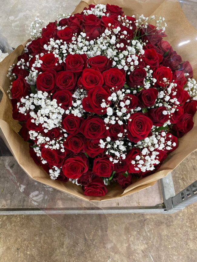 Bouquet Saint Valentin direct producteur by Azur Roses La Crau Bouquet Saint Valentin direct producteur by Azur Roses La Crau