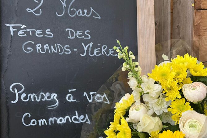 Bouquet fleurs fête des grands mères by Azur Roses producteur Var