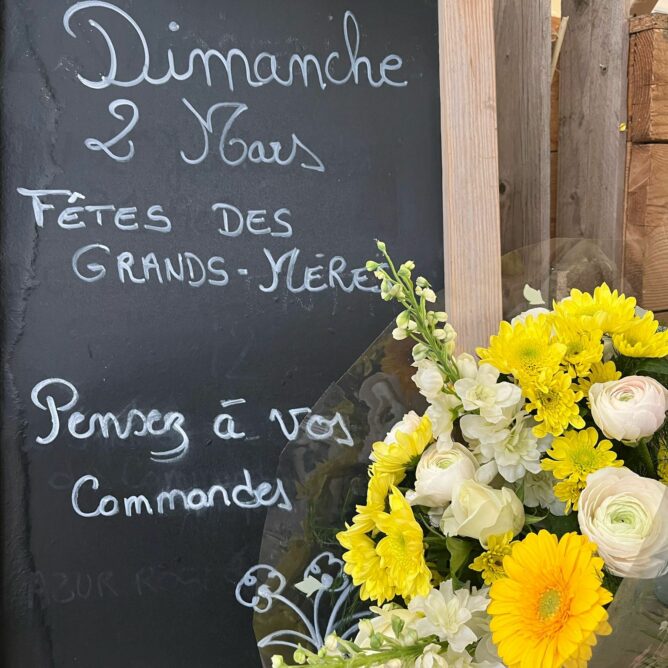 Bouquet fleurs fête des grands mères by Azur Roses producteur Var