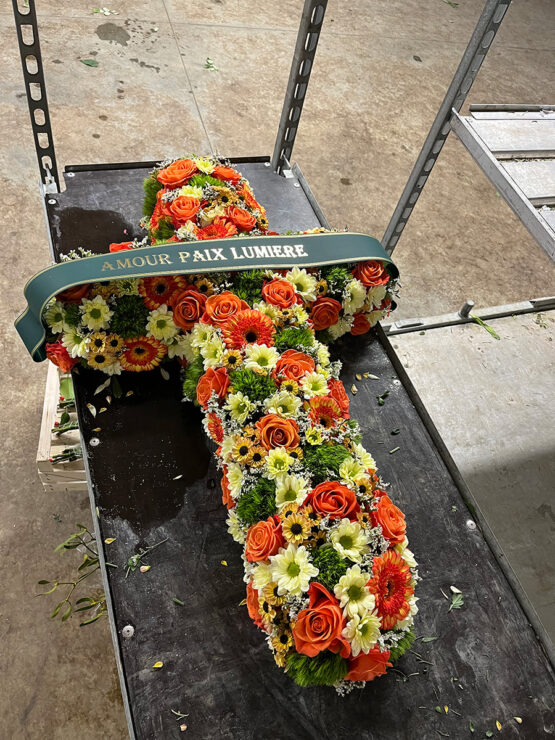 composition fleur deuil Azur Roses producteur à La Crau Var