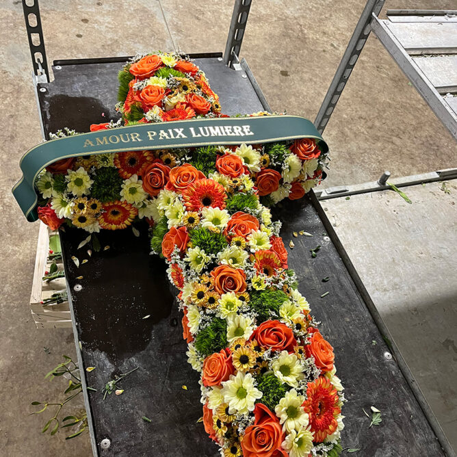 composition fleur deuil Azur Roses producteur à La Crau Var