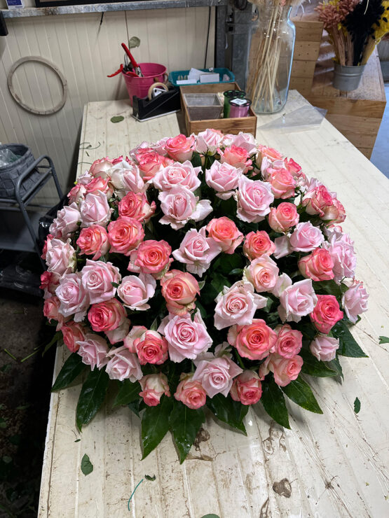 composition fleur deuil Azur Roses producteur à La Crau Var