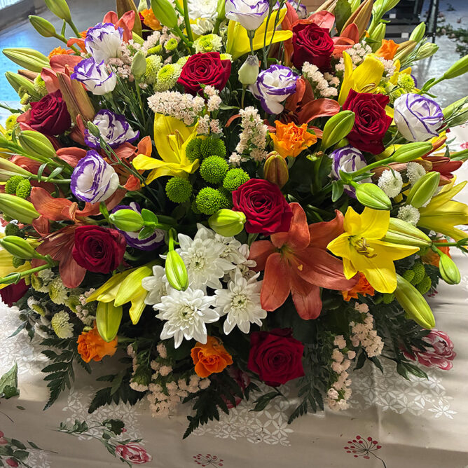 composition fleur deuil Azur Roses producteur à La Crau Var