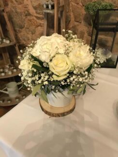 composition fleurs mariages Azur Roses producteur à la La Crau Var