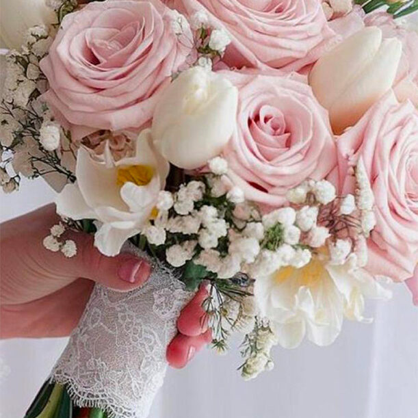 composition fleurs mariages Azur Roses producteur à la La Crau Var