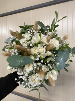 composition fleurs mariages Azur Roses La Crau Var