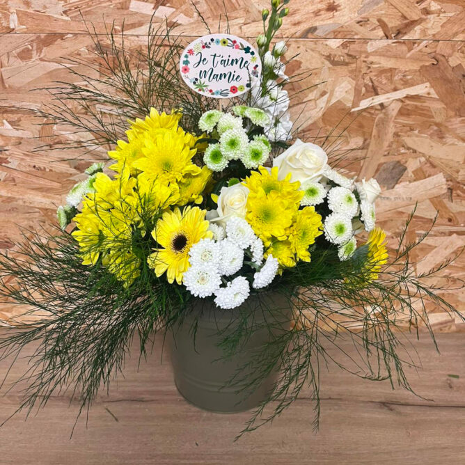 Bouquet de fleurs fête des mères Azur Roses producteur La Crau var